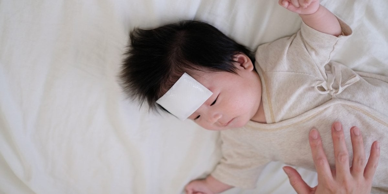 Miếng dán hạ sốt là giải pháp an toàn, lành tính